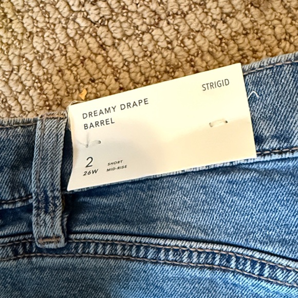 America Eagle Dreamy Drape Barrel Jeans - Picture 3 of 4